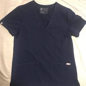 Figs 3-Pocket Scrub Top